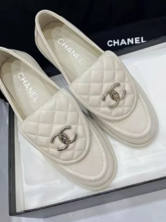 Chanel Platform Loafers | Off-White Quilted Leather, Size 37 (US 7) - Picture 3 of 9
